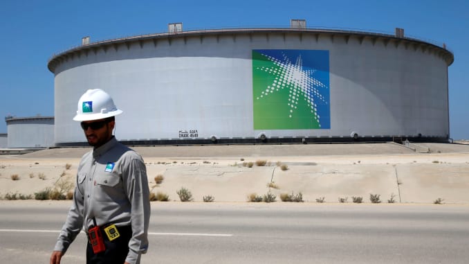 Saudi Aramco reaches $2tn valuation on second day of trading