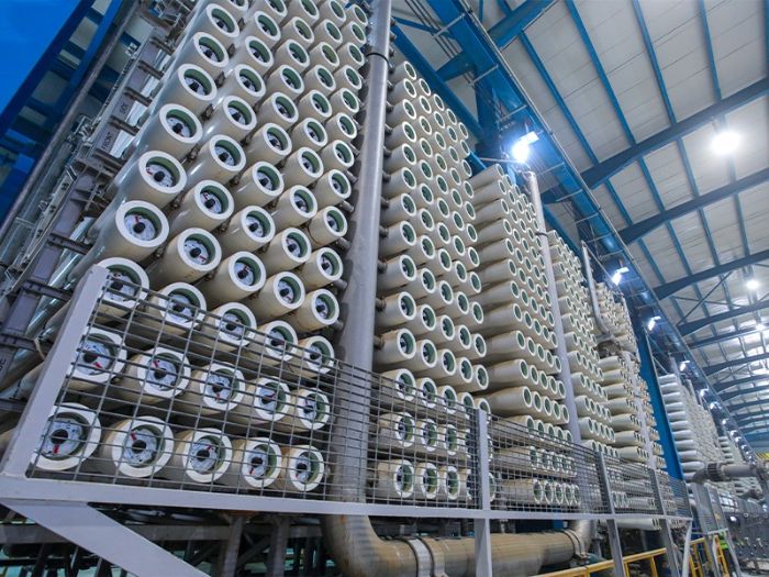 Client reviewing proposals for Jubail 3B IWP desalination project