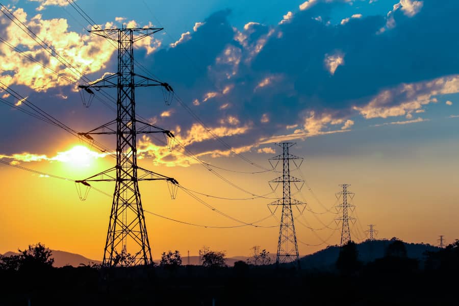 Technologies and challenges facing grid operators in the energy transition