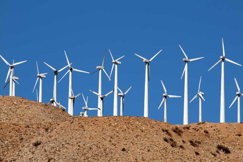 Egypt connects 20 wind turbines to national grid