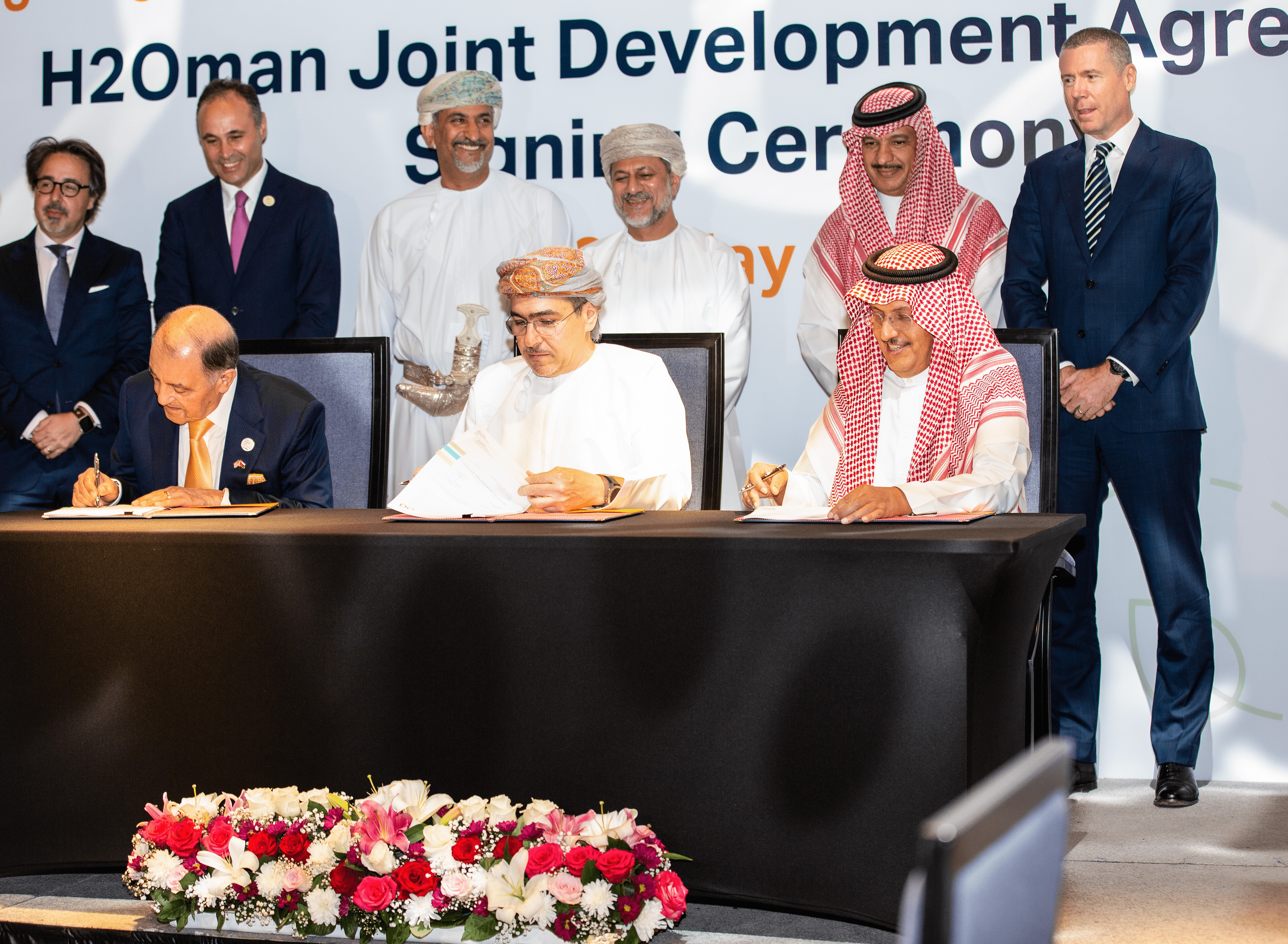 Acwa Power and Air Products sign agreement for Oman green hydrogen and ammonia project