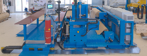 Winding machines for condenser bushings